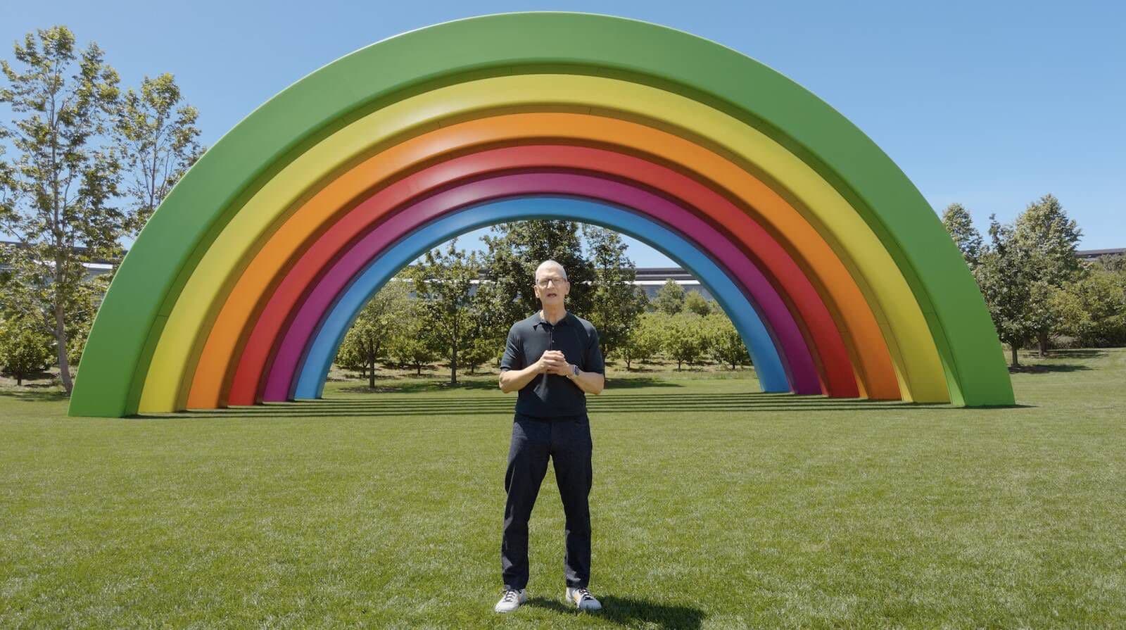 Cover image from MacRumors’ report on Tim Cook’s Caffé Macs farewell